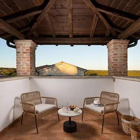 Villa Rustic Sylbum With A Pool In Istria