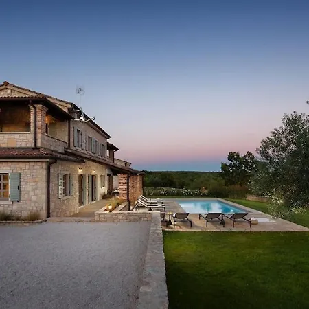 Rustic Sylbum With A Pool In Istria Villa *