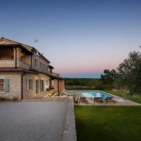 Rustic Sylbum With A Pool In Istria *